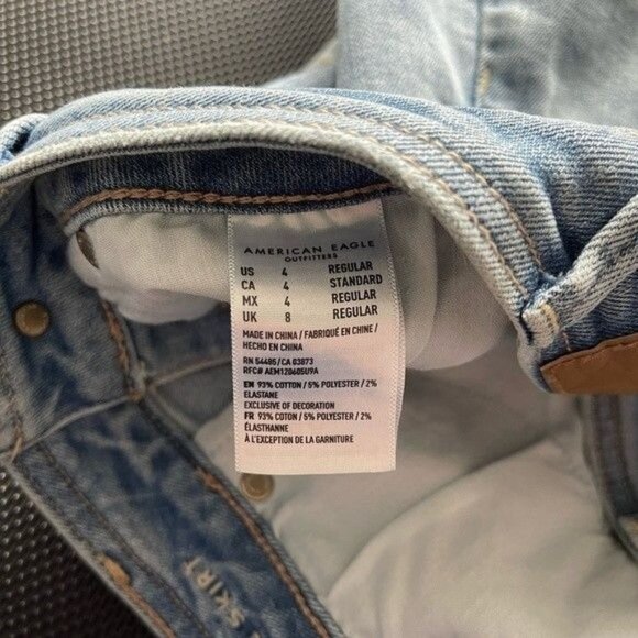 American Eagle Women’s 4 Skirt Mini Button Denim Light Blue - Picture 2 of 7